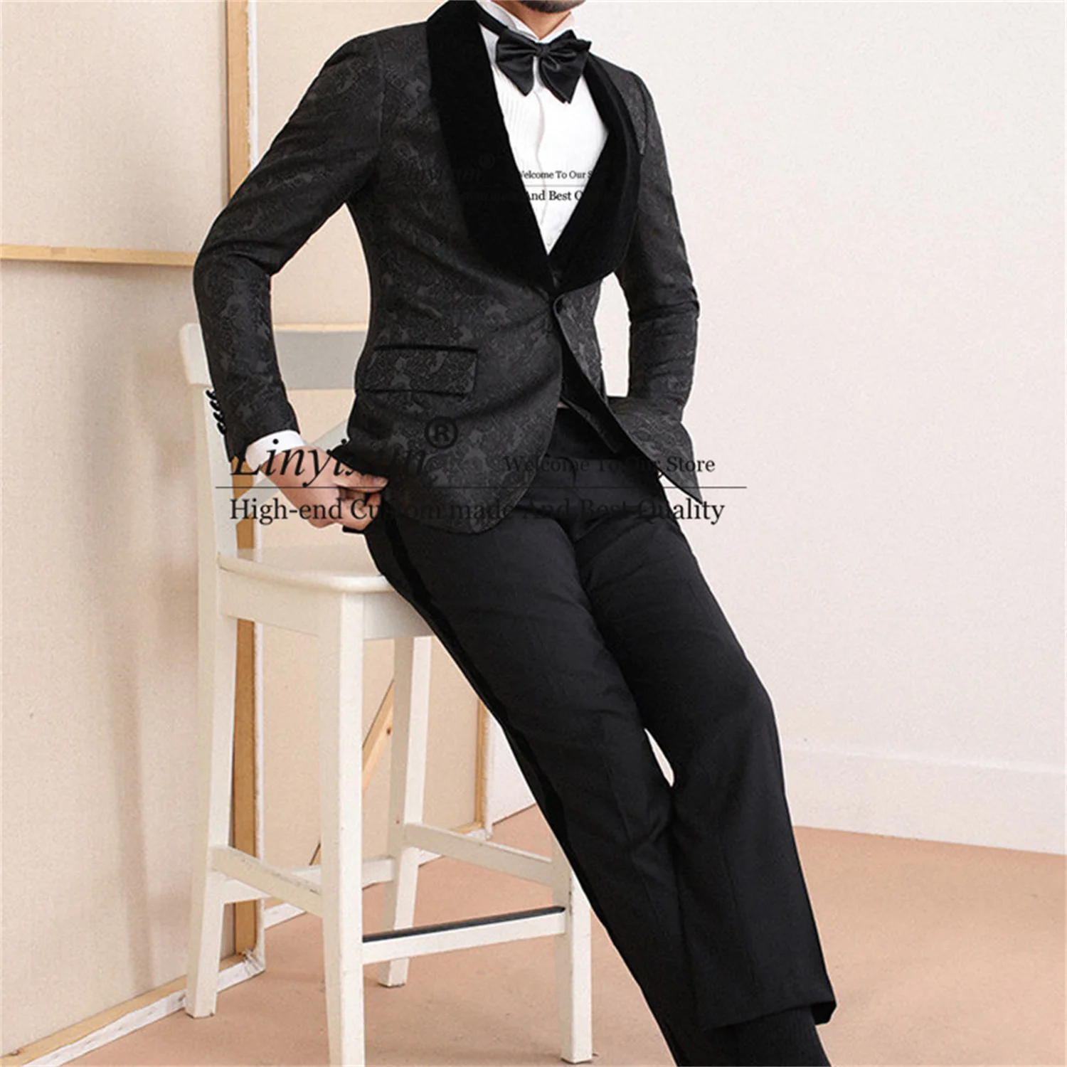 

Мужские черные жаккардовые костюмы новейшего дизайна 2022, бархатные смокинги для жениха на свадьбу с отложным воротником, мужской блейзер для выпускного вечера, жилет, брюки, наряд