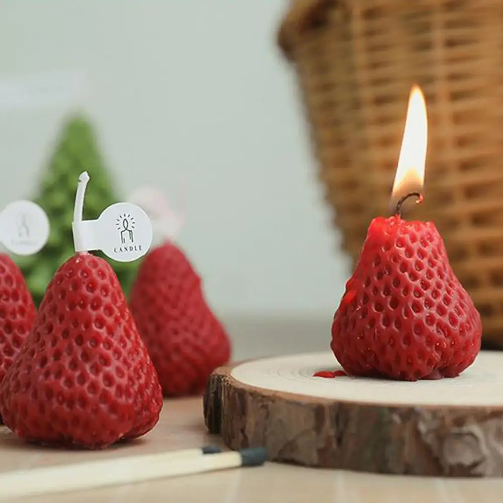 

Gift Soy Wax Scented Strawberry Candle Birthday Souvenir Strawberry Scented Candle House Decoration