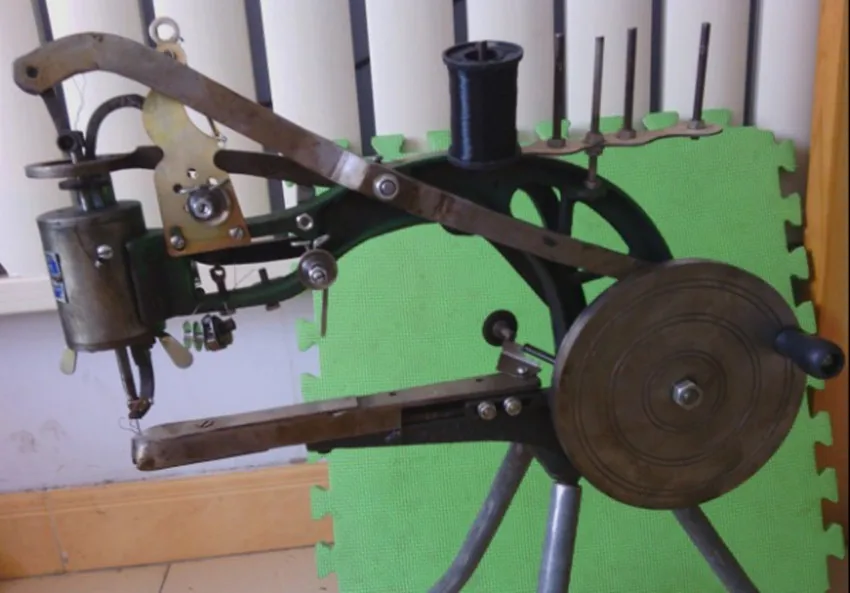 

Shoe Repair Sewing machine/Shoe Mending machine with tripod for cobblers and shoemaker ATT