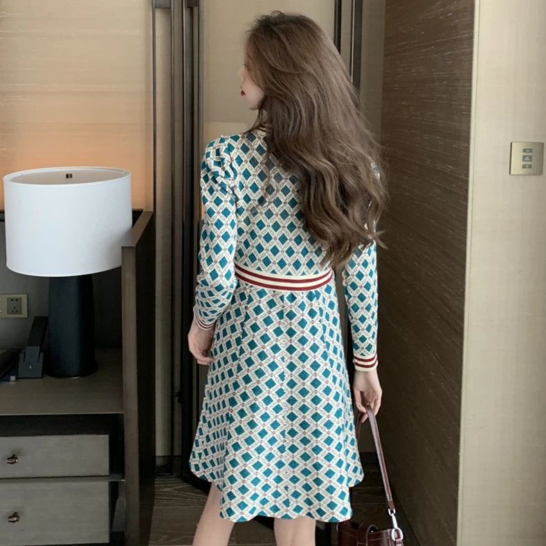 

Fashion Women's Dresses Spring 2021 New Waist Waist Thinning V-neck A-line Skirt Long Sleeve Knitted Dress