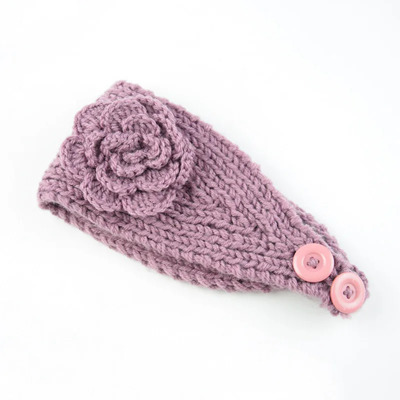 Женская вязаная повязка на голову с пуговицами |