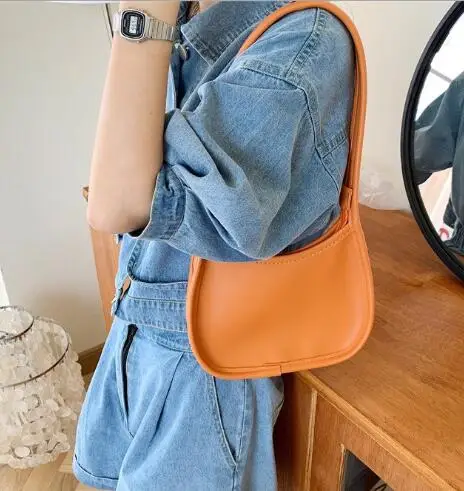 

2020 Autumn new tide restoring ancient ways of the medieval women baguette alar package Shoulder bag