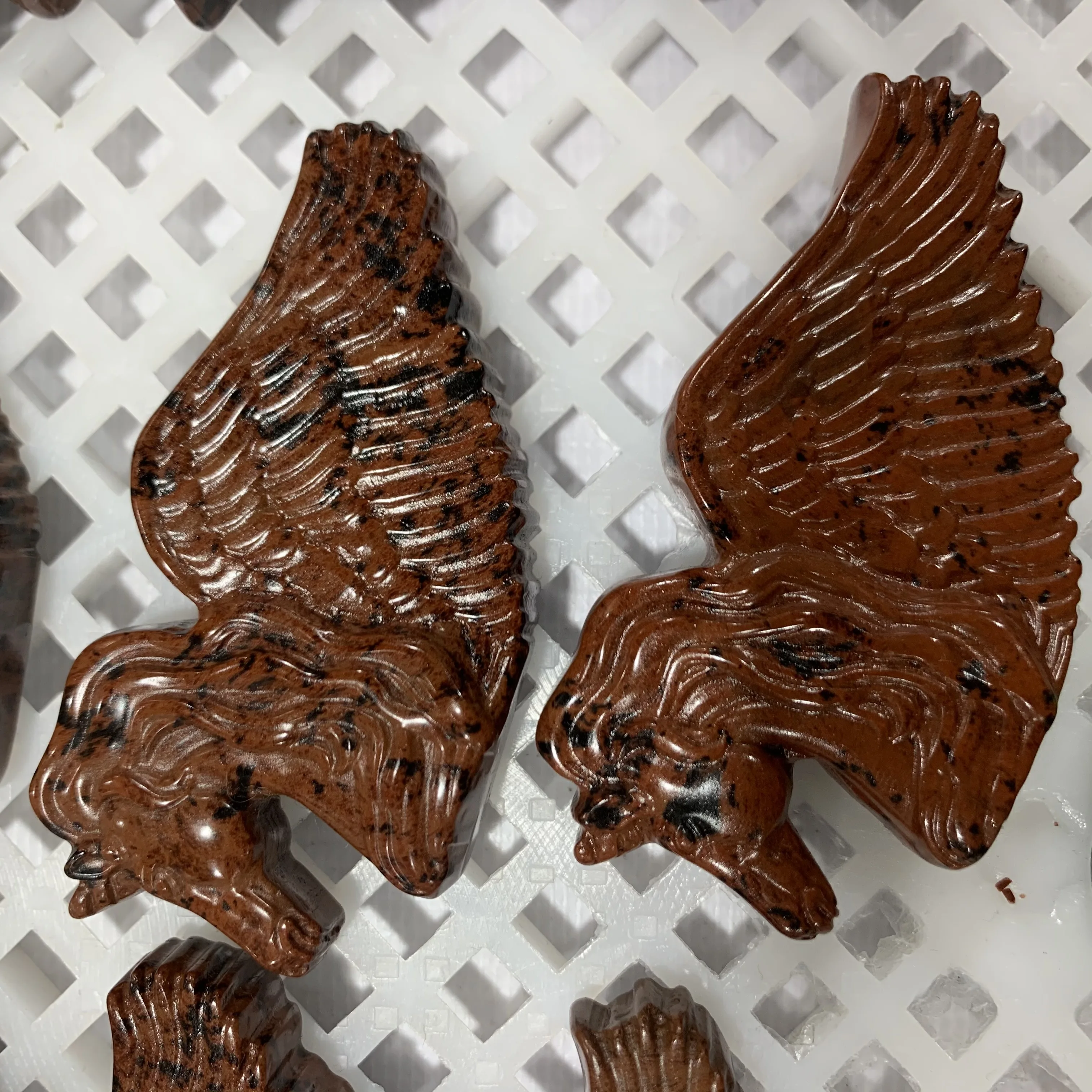 

Natural Red Obsidian Crystal Unicorn Mineral Ornament Healing Wand Home Decor Gift Decoration Natural Gemstones Fengshui Jewelry