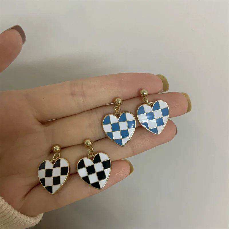 

S925 Silver Needle 2021 Korean Black White Plaid Love Heart Drop Earrings Retro Checkerboard Clip On Earring Non Pierced Gift