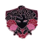 Медуза с пятью розами, жесткая эмалированная брошь, коллекция произведений искусства греческой мифологии