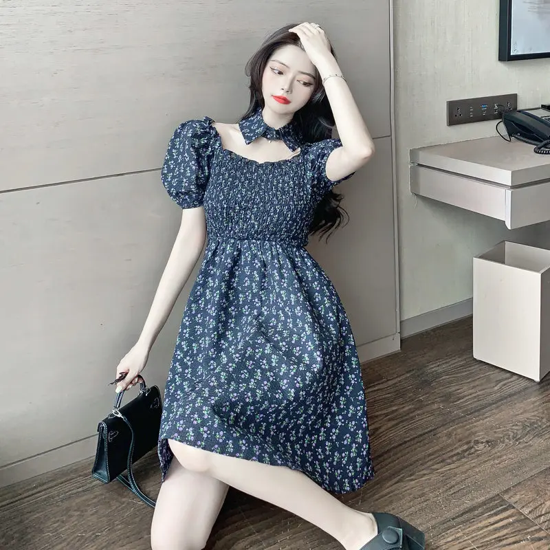 

Women Summer Blue Floral Empire Dresses With Fake Collar Design Square Cut Neckline Short Puff Sleeev Knee Length Smock Robe New