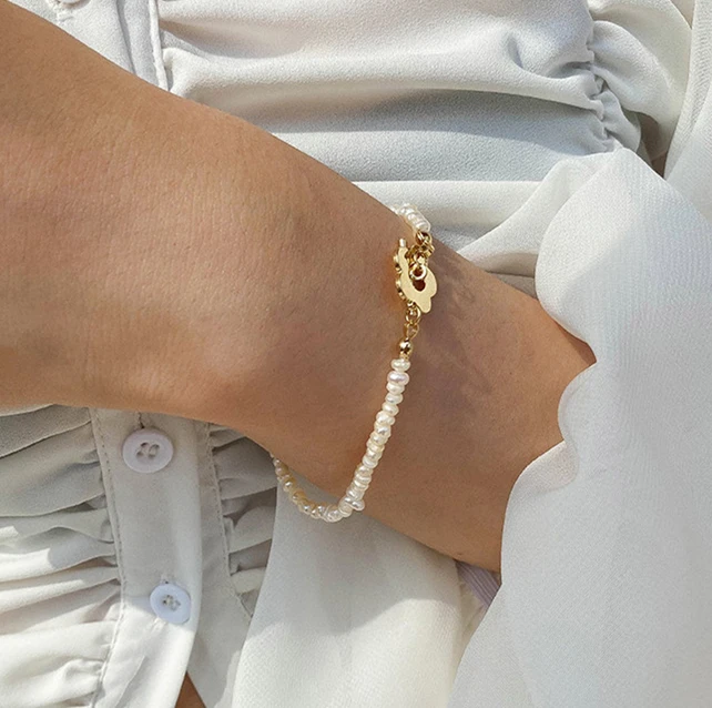 

HangZhi 2020 New Simple Design Natural Pearls OT Buckle Gold Silver Color Flowers Metal Beads Chain Necklace Necklace for Women