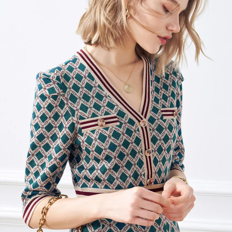 Женское трикотажное платье-свитер в клетку с длинным рукавом | Женская одежда