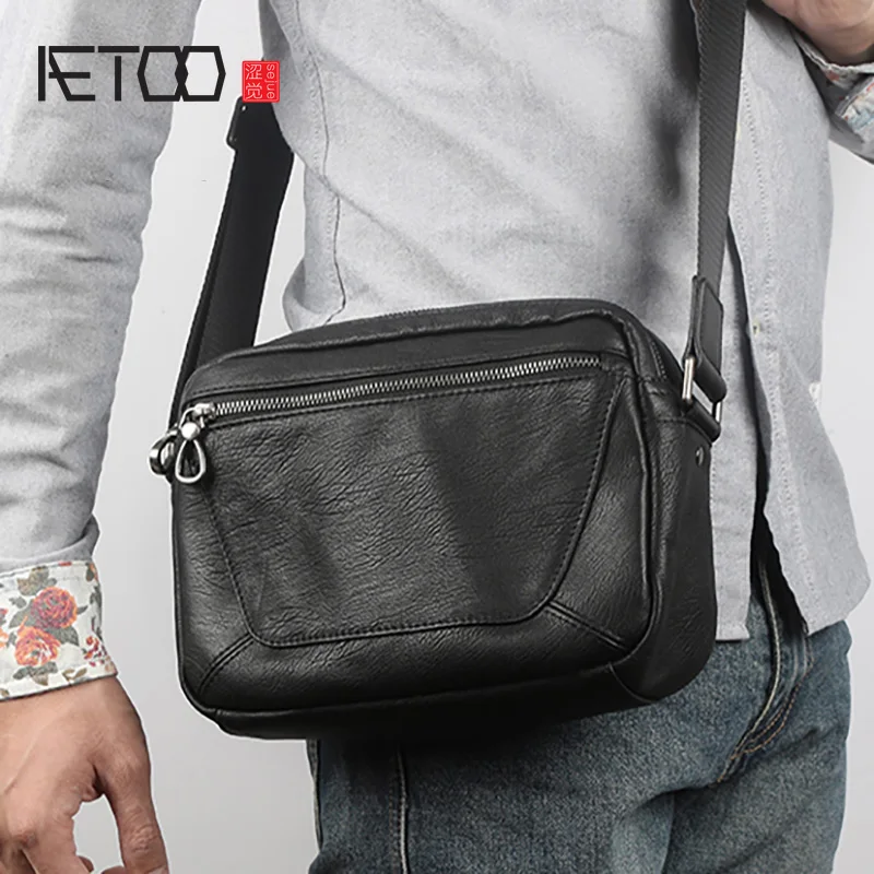 

AETOO Leather men's one-shoulder bag, men's head leather casual stiletto bag, fashion men's bag