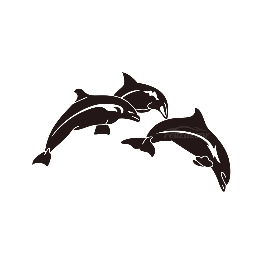 Три милых маленькие дельфины выполняют виниловые наклейки на автомобиль для