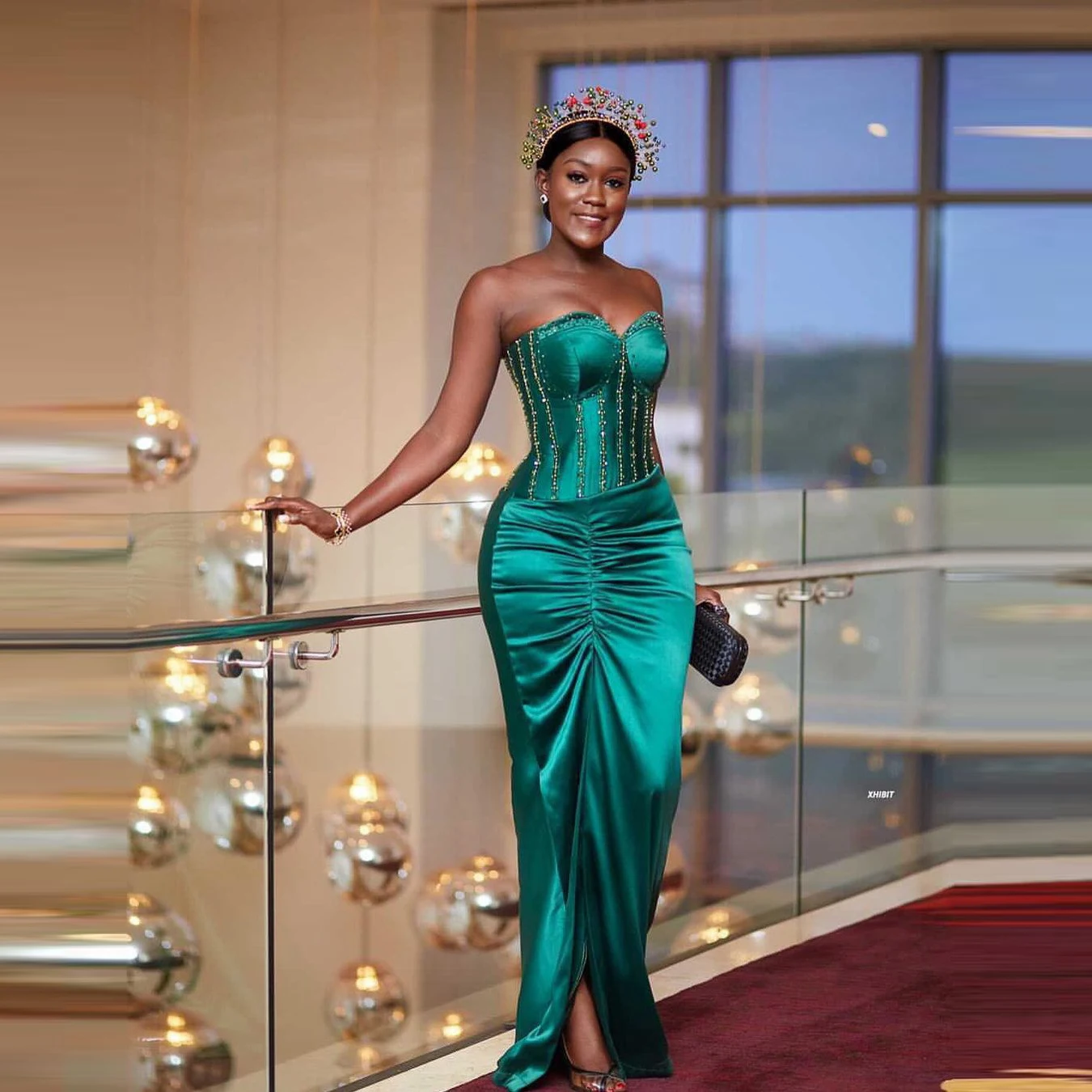 Elegant Greeen Aso Ebi Prom Dresses Strapless Sweetheart Crystals Beaded Long Slit Women Pleated Satin African Evening Gowns