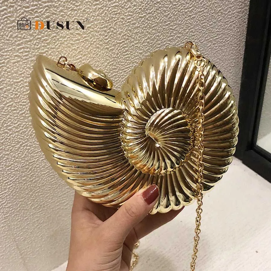 

Simple Conch Dinner Bag Women's Shoulder Messenger Crossbody Bag Fun Personality Metal Chain Clutch Acrylic Shell Phone Bags Hot