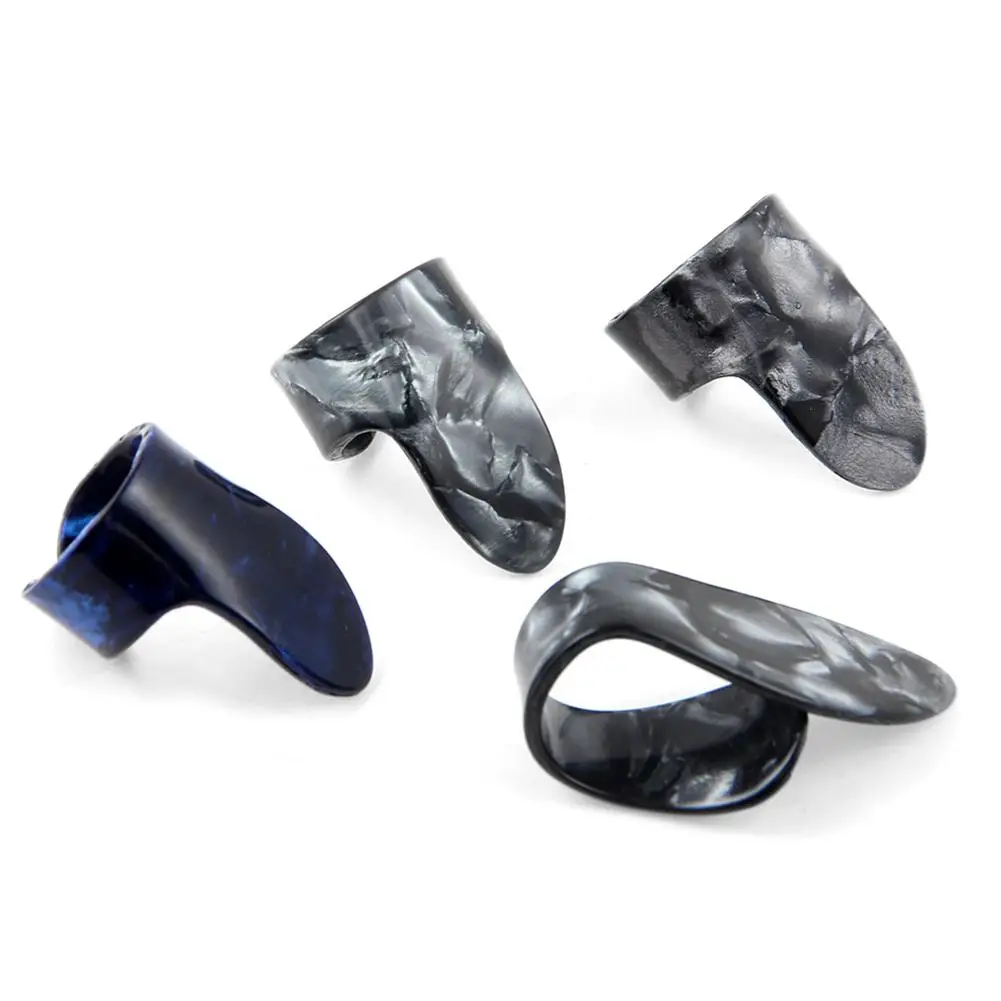 

4Pcs/set Celluloid 1 Thumb 3 Finger Guitar Picks Guitar Plectrums Sheath for Acoustic Electric Bass Guitar Random Color