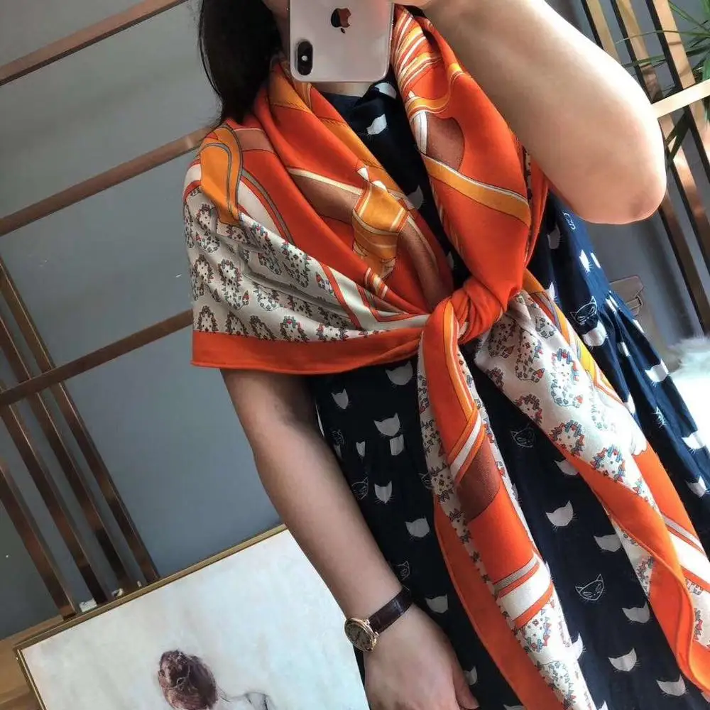 

2020 new arrival chain pattern 65% cashmere 35% silk scarf twill hand made roll 140*140 cm squareshawl wrap for women lady gift