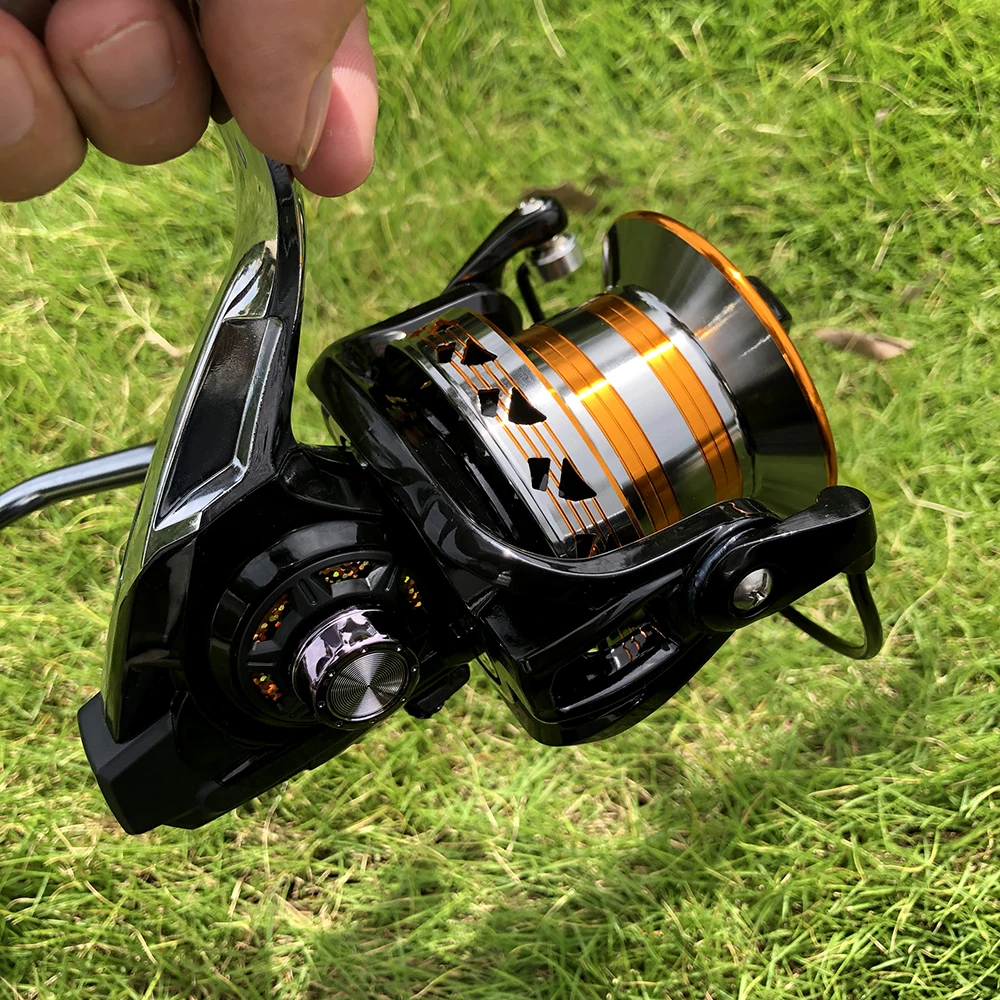 

Fishing coil 13BB Spinning Fishing Reel Professional Metal Spool Fishing Reel Wheels Nylon / Metal Reel Feet