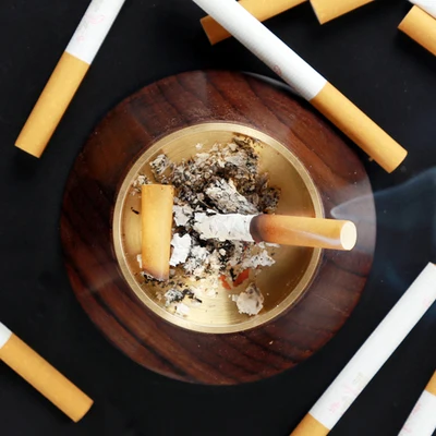 

Crater ashtray Advise people to smoke less Sandalwood Brass Personality Fashion Healthy Creative Gifts