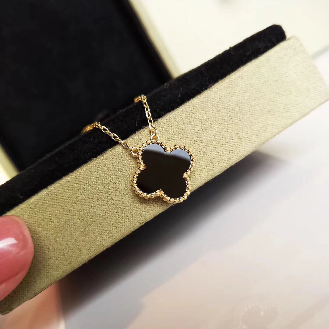 

Classic brand rose gold, k gold, black onyx, four-leaf delicate necklace for ladies, simple and generous in shape