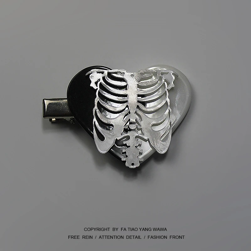 

Heart skeleton dark hairpin
