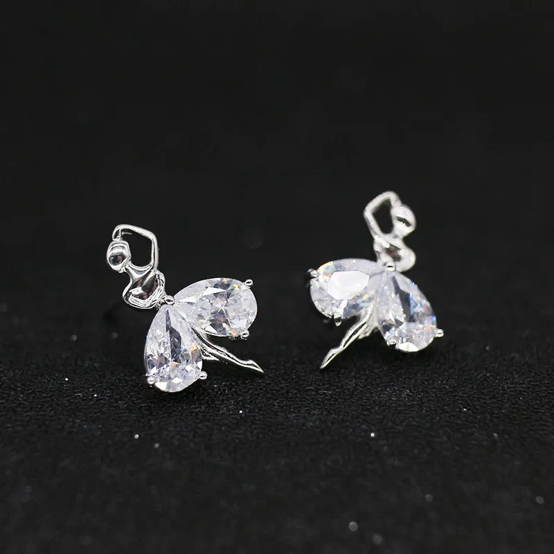 Серьги гвоздики серебристого цвета с прозрачным Цирконом|Серьги-гвоздики| |