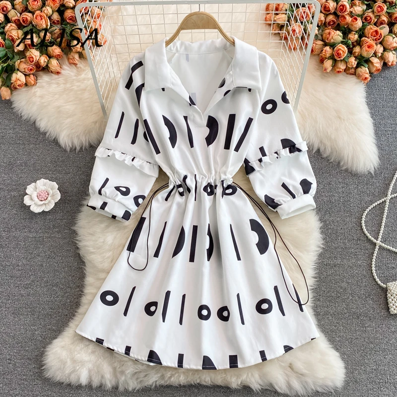 

Женское платье с длинным рукавом, V-образным вырезом и отложным воротником