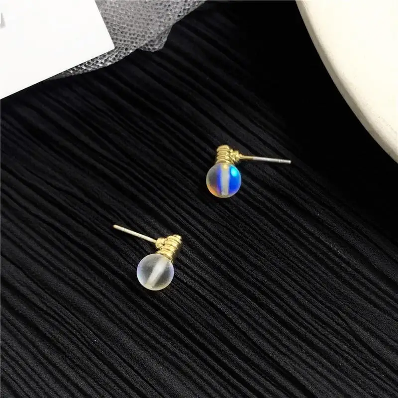 Крошечный светильник в форме лампочки Сережка гвоздик с геометрическим женским