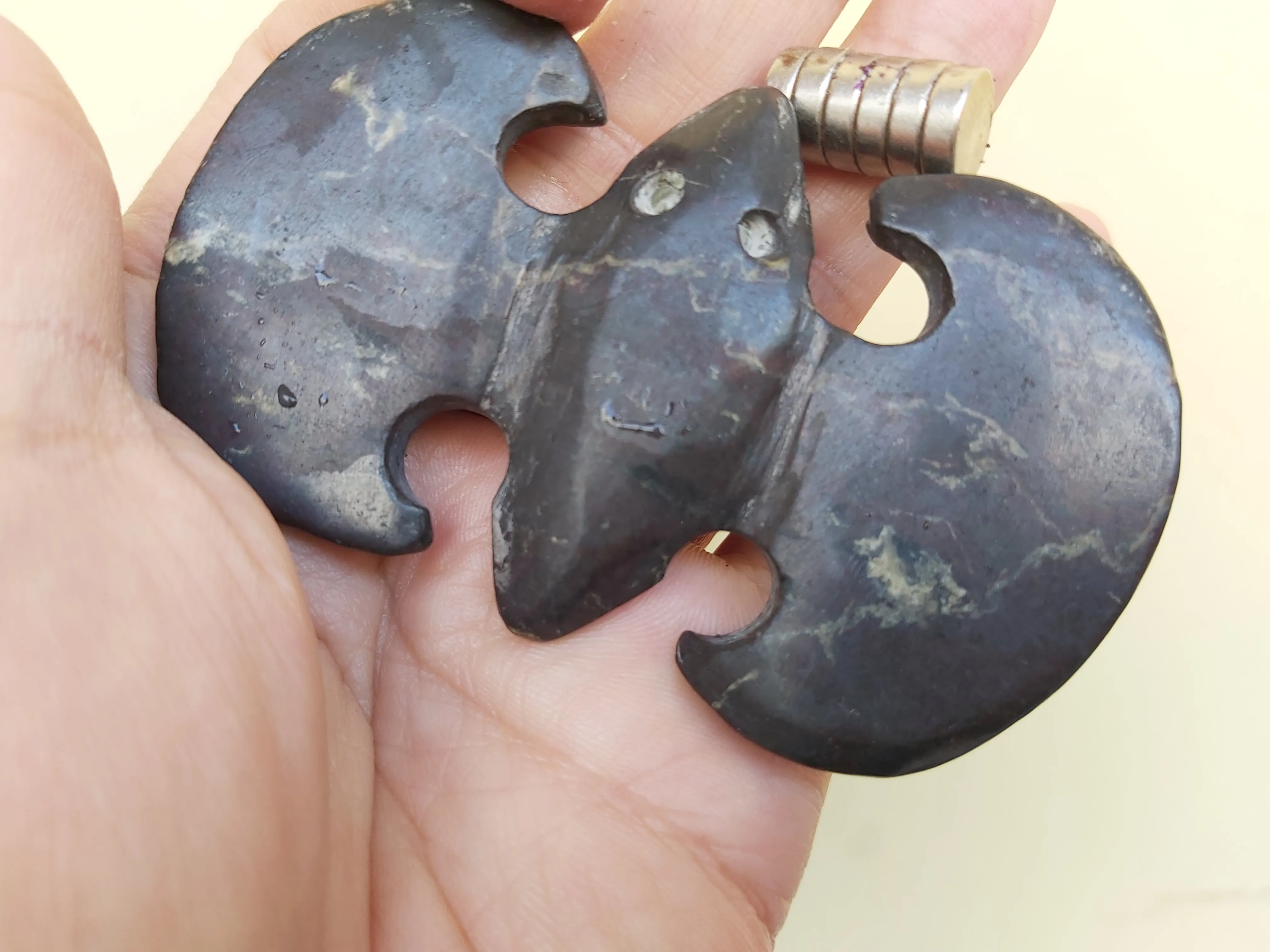 Chinese antique real stone jade Hongshan Culture Meteorite Jewelry pendant fossil iron magnet Bat mystery Devil status | Дом и сад