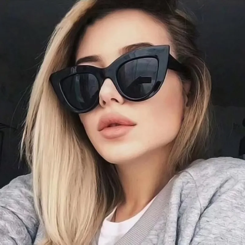 

Luxury Retro Cat Eye Women Sunglasses Black Small Frame Trend Sunglass UV400 Female Gradient Shades Goggles for Outdoor Driving