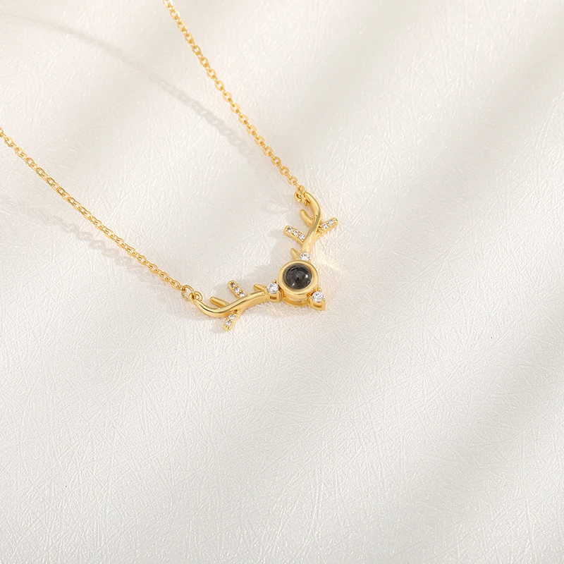 

Elk Antlers Pendant Necklace 100 Languages I Love You Projection Cute Sweet Romantic Woman Necklace Jewelry Gift Zircon Copper