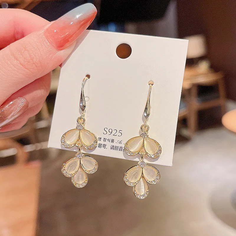 

Silver Needle Cat's Eye Stone Wheat Ear Long Tassel Diamond Inlaid 2021 Office at a Loss Earrings for Girls European Party