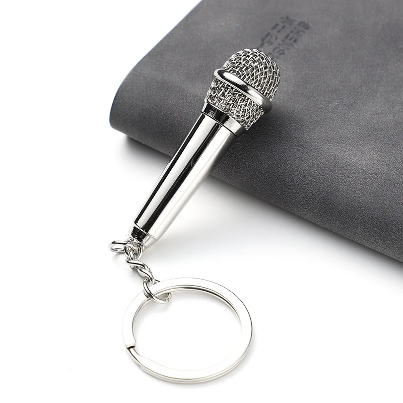 

Creative Singer Simulation Microphone Microphone Metal Keychain Singer Gift Pendant Key Chain Car Bag Accessories Keyring