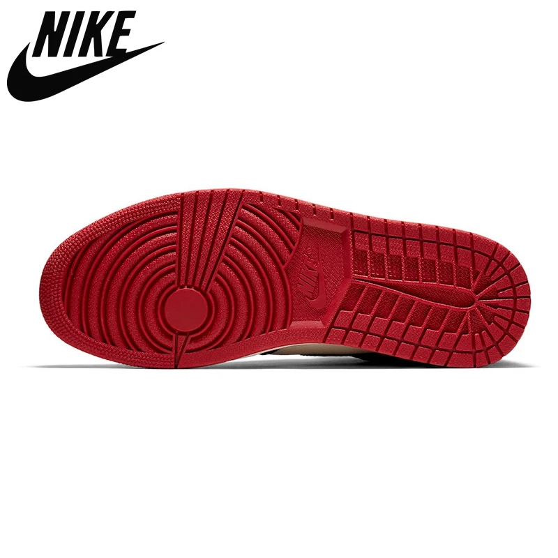 

Pronto estoque ar aj 1 alta og retro tnis de basquete para homem e mulher esportes de treinamento ao ar livre.