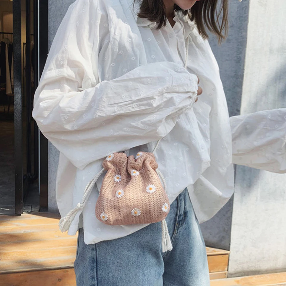 

New Small Daisy Crossbody Bags for Women Mini Simple Weave Bags Girls Pack Fashion Pouch Cute Shoulder Bag Ladies Purses Pocket