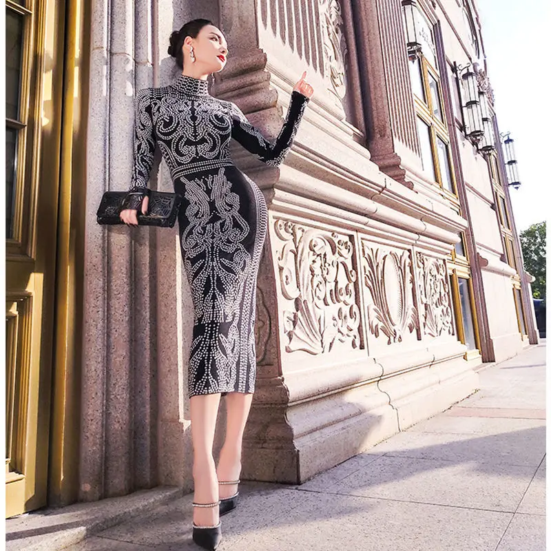 

Small high collar print dress in autumn and winter, slim and feminine
