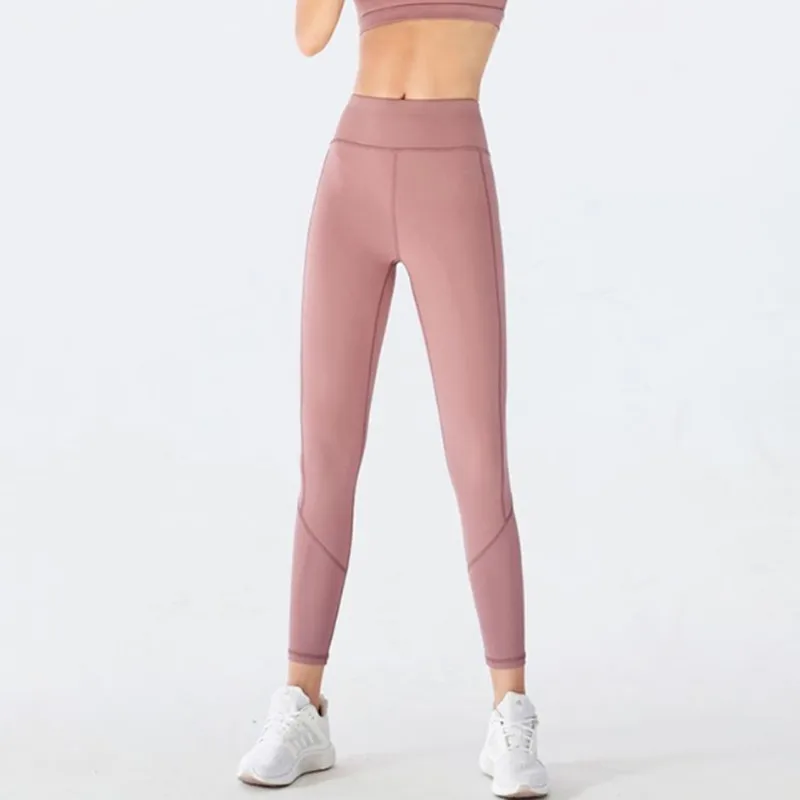 

Спортивные брюки с высокой талией на осень и зиму