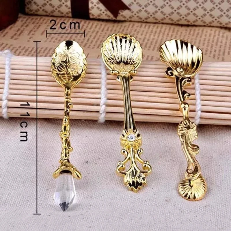 

1 PCS New Fashion Exquisite Retro Palace Style Coffee Spoon Tea Ice Cream Scoop