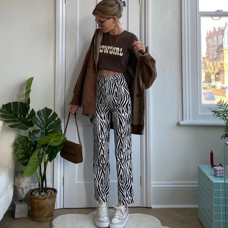 Брюки женские прямые в американском стиле черные с узором зебры тонкие