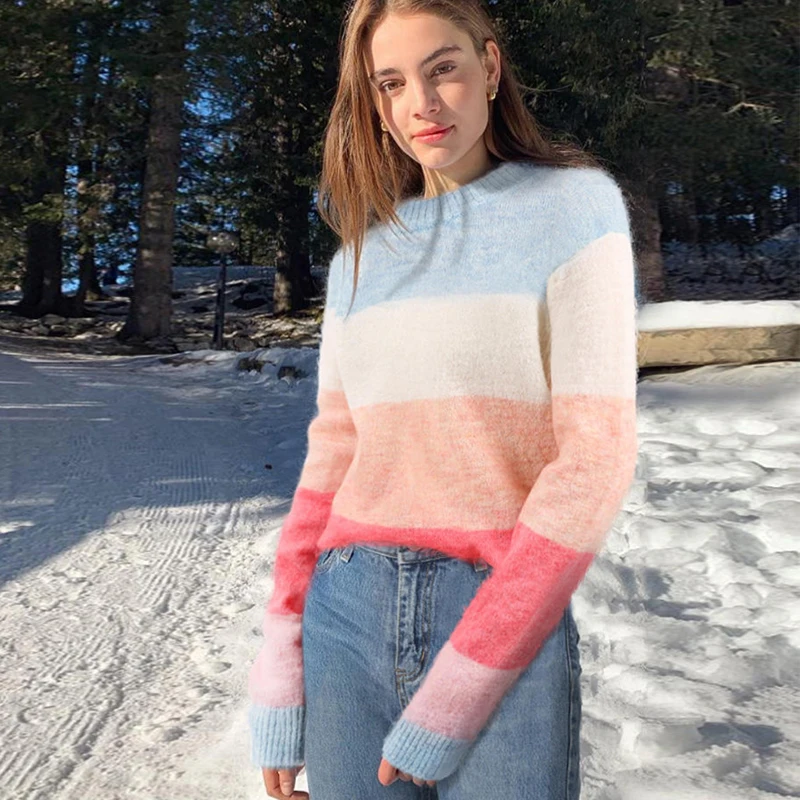 Женский свитер в радужную полоску с круглым вырезом CAMIA Studio | Женская одежда