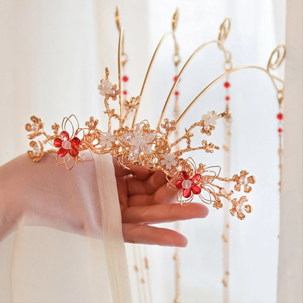 

2020 New Chinese Traditional Hair Accessories for Women Carved Metal Bride Jewelry with Tassel Retro Crown Wedding Headwear