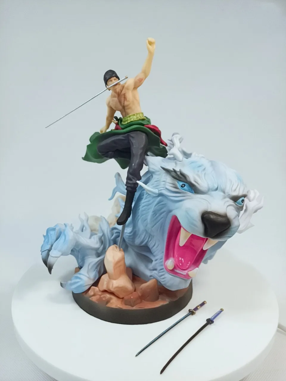 

Anime GK Statue ONE PIECE Roronoa Zoro Three Pole Flow Tiger Hunting Swordsman PVC Action Figure Collectible Model Toy Gift