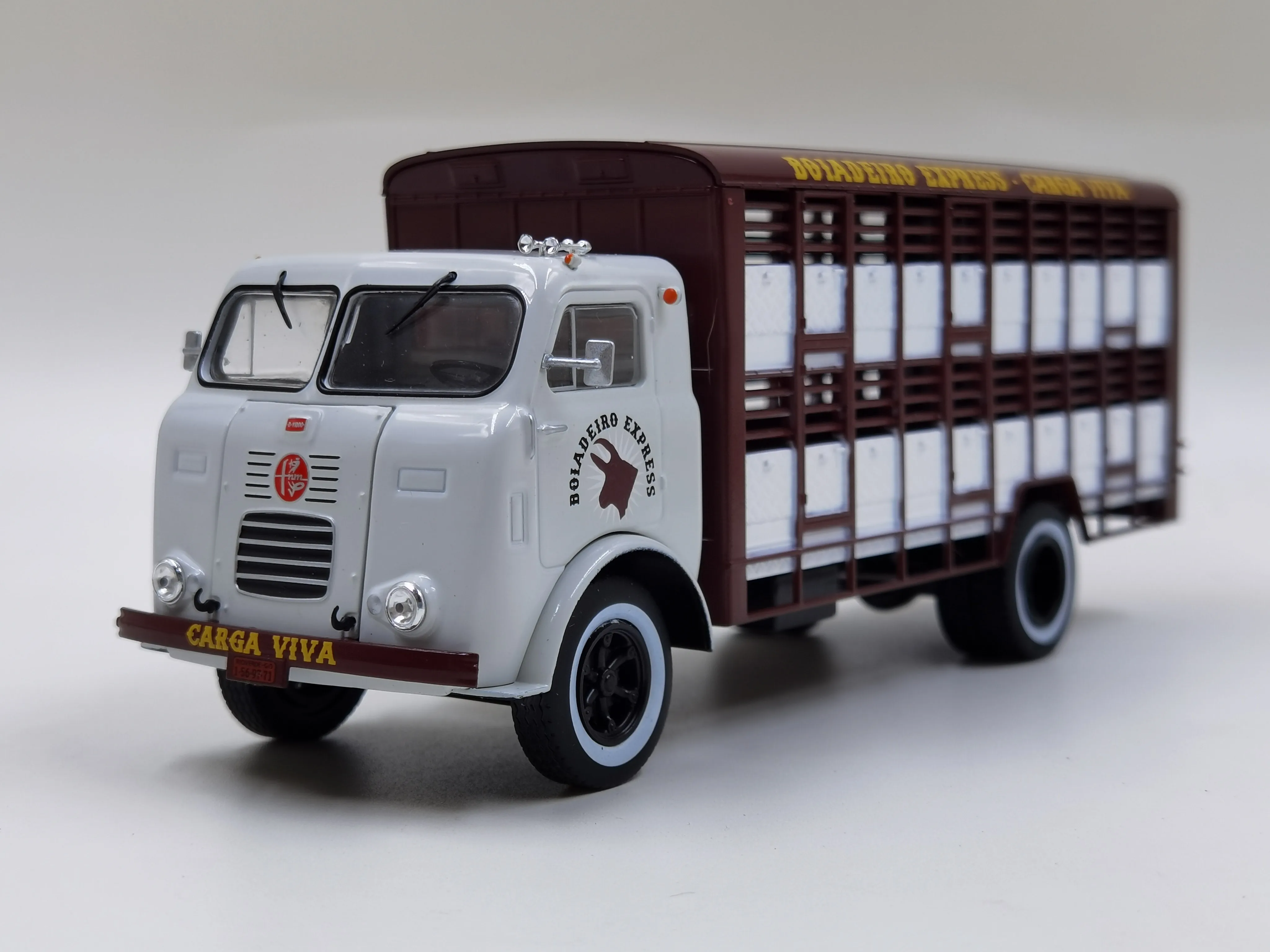 IXO 1:43 FNM D11000 TRUCK vehicle Alloy model car Metal toys for childen kids diecast gift | Railed/Motor/Cars/Bicycles