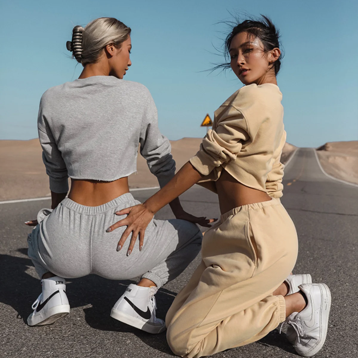 

Женский комплект из 2-х предметов NSHYPOI, укороченный Топ с длинным рукавом, осень 2021, новый Однотонный женский спортивный костюм