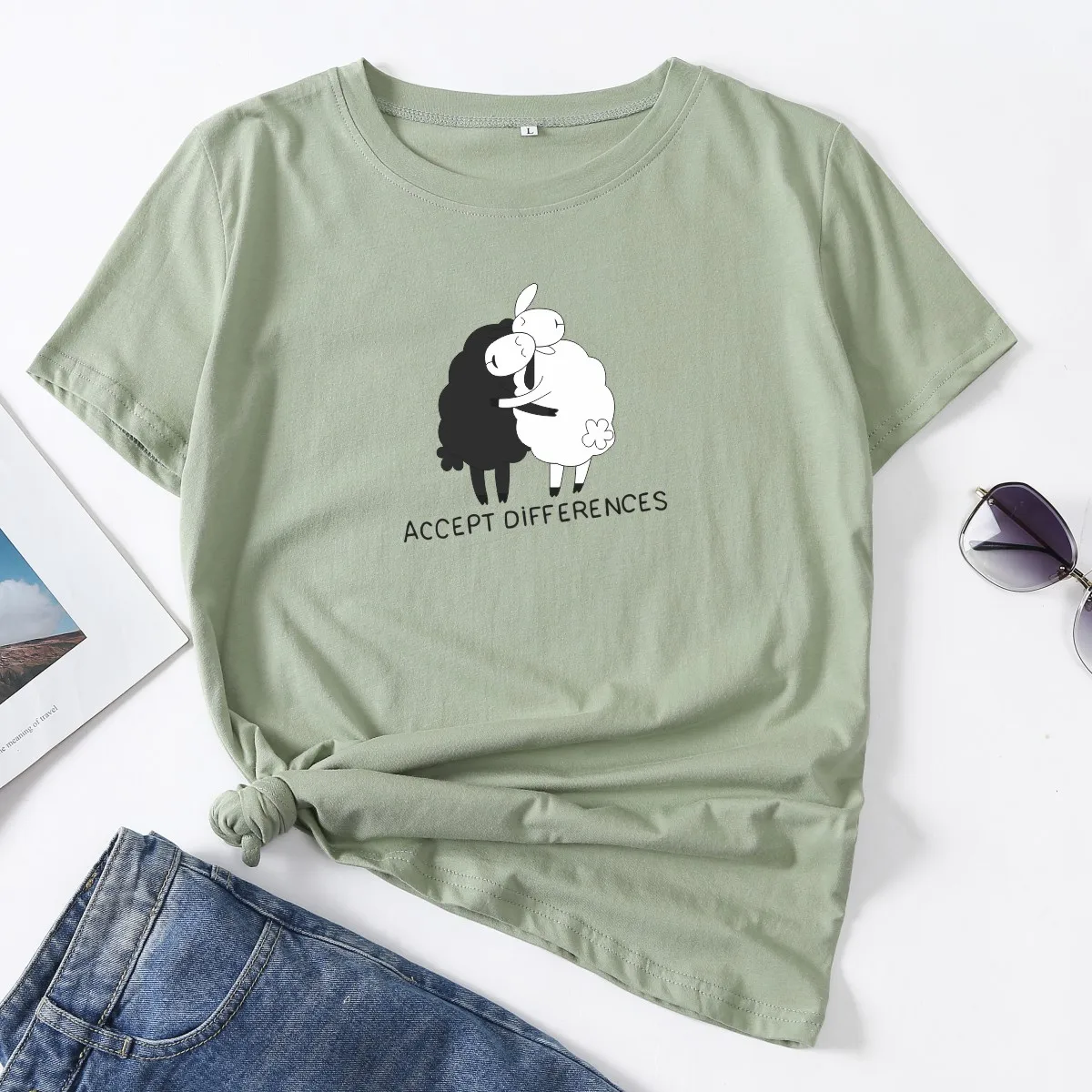 

Принимаем различия черный, белый цвет овец женская футболка женские летние топы из хлопка, футболки с короткими рукавами Графический Футбо...