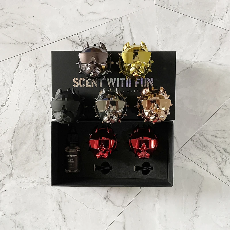

2021 Creative Bulldog Diffuser Essential Oil Scent Car Air Freshener Auto Perfume Fashion Car Decoration Good Smell Fragrance