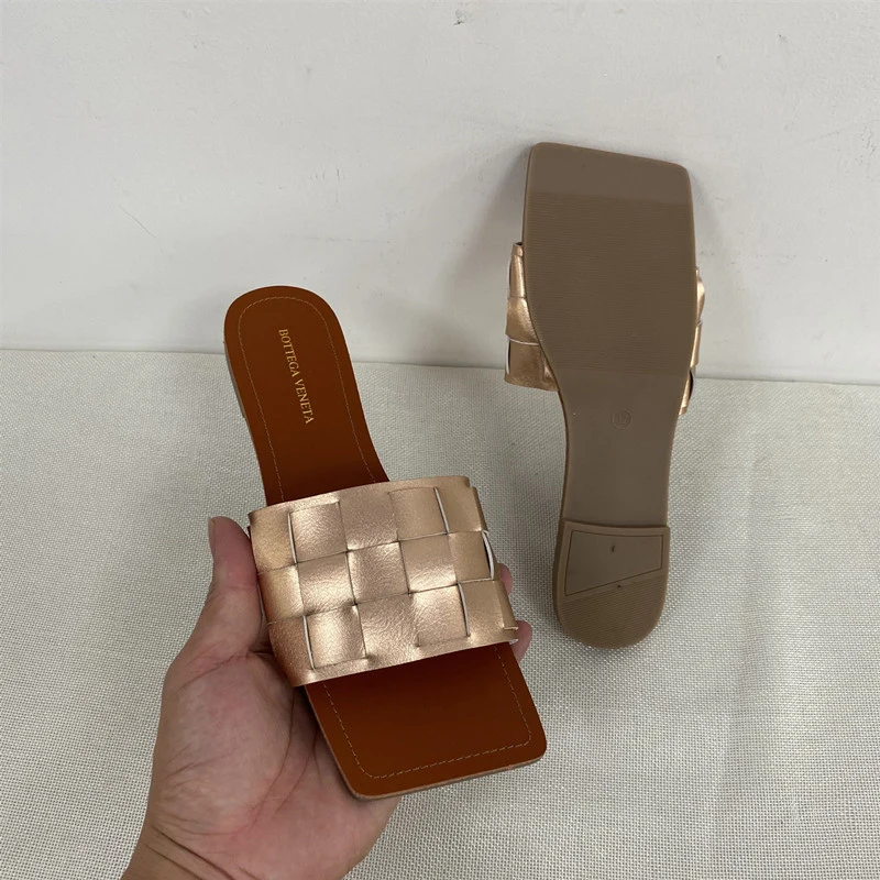 

High quality comfortable hand made solid color plus size outdoor female slippers PU material casual wild summer OL slippers