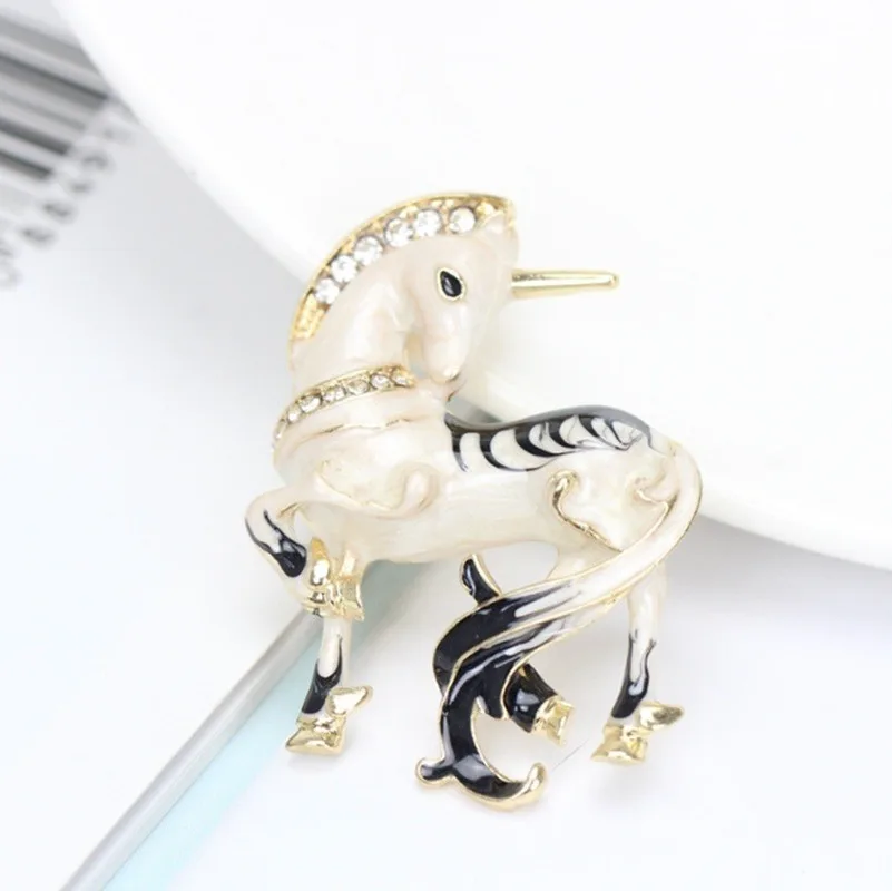 Эмалированные броши в виде белого чудесного единорога на удачу для женщин и