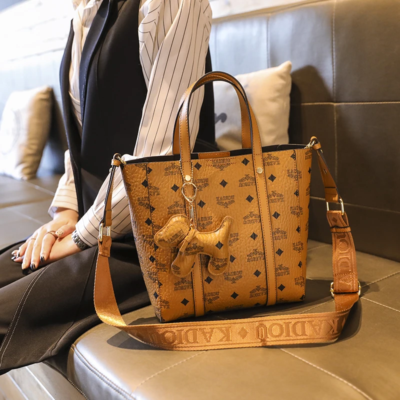 2021 New Fashion 100% Real Cowhide Ladies Handbag Luxury Brand Designer Large Capacity Bucket Bag Messenger Bag Tote Bag Gg Cc