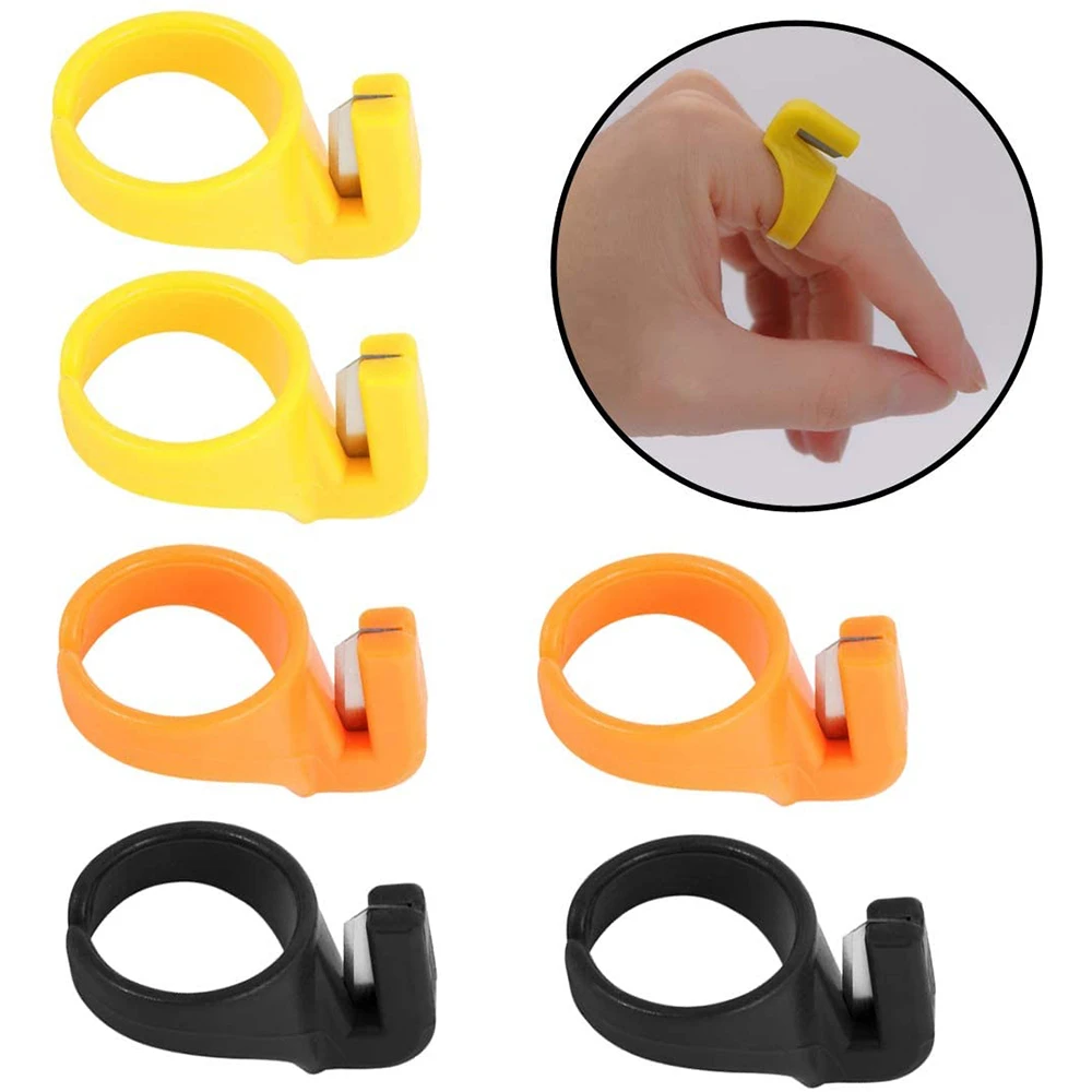 

Plastic Sewing Thread Cutter Ring Finger Knife Cutting Tools Finger Thimble with Blades Embroidery Quilting Yarn Thread Cutter