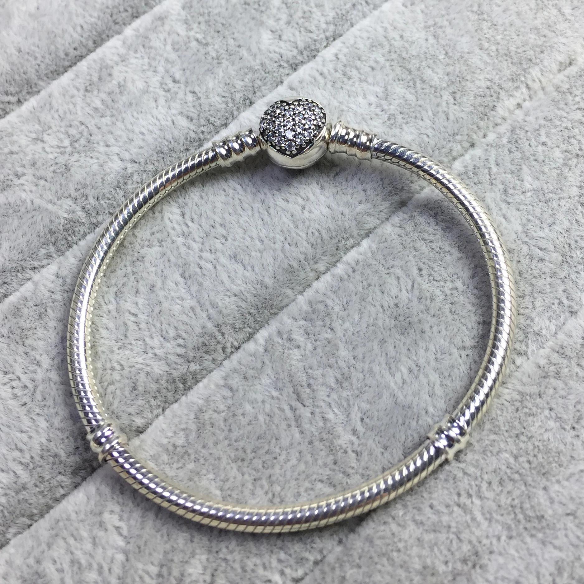 

2019 100% 925 Sterling Silver Classic Moments Heart Snake Chain Bracelet Women Charm Fashion DIY Jewelry Free Shipping