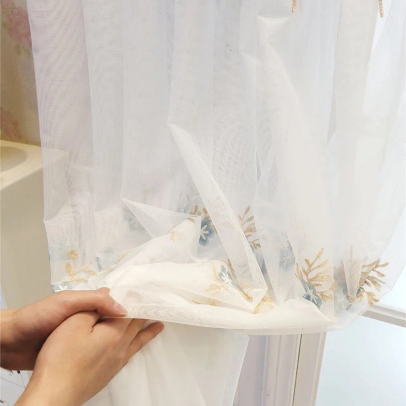 Белая сетчатая занавеска с вышивкой и синими цветами для гостиной современные