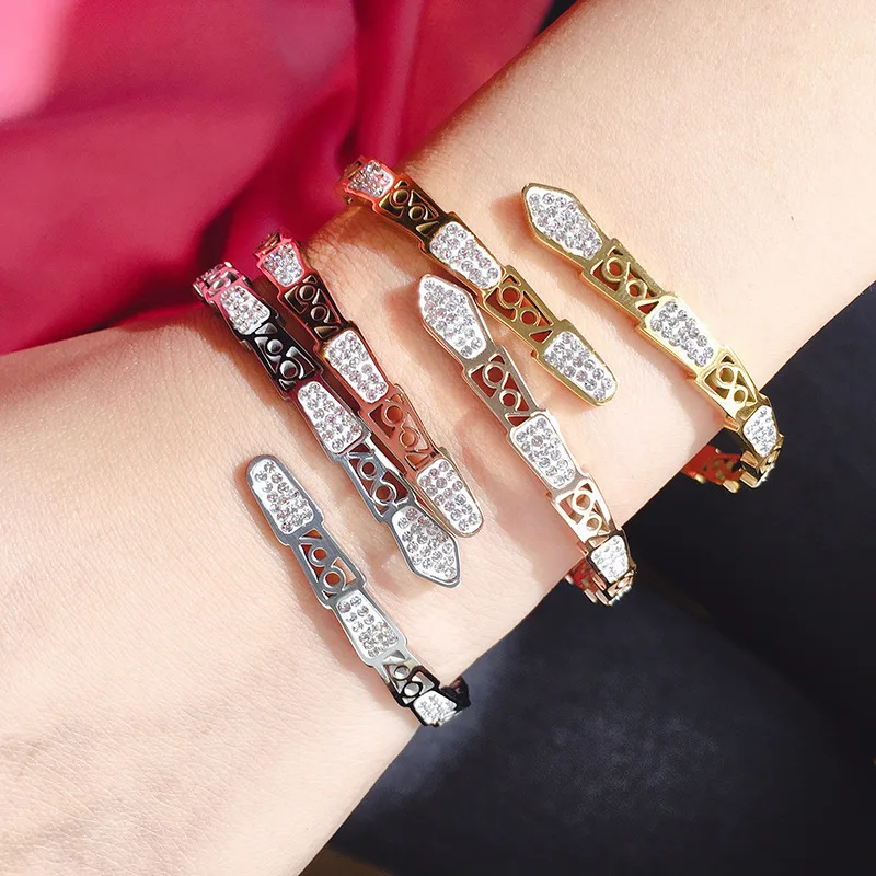 

Brand European and American hot-selling jewelry fashion bracelets exquisite hollow snake shape gifts for lovers